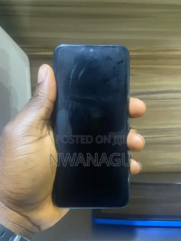 Samsung Galaxy A20e 32GB Black - 1