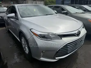 2015 Toyota Avalon XLE Silver