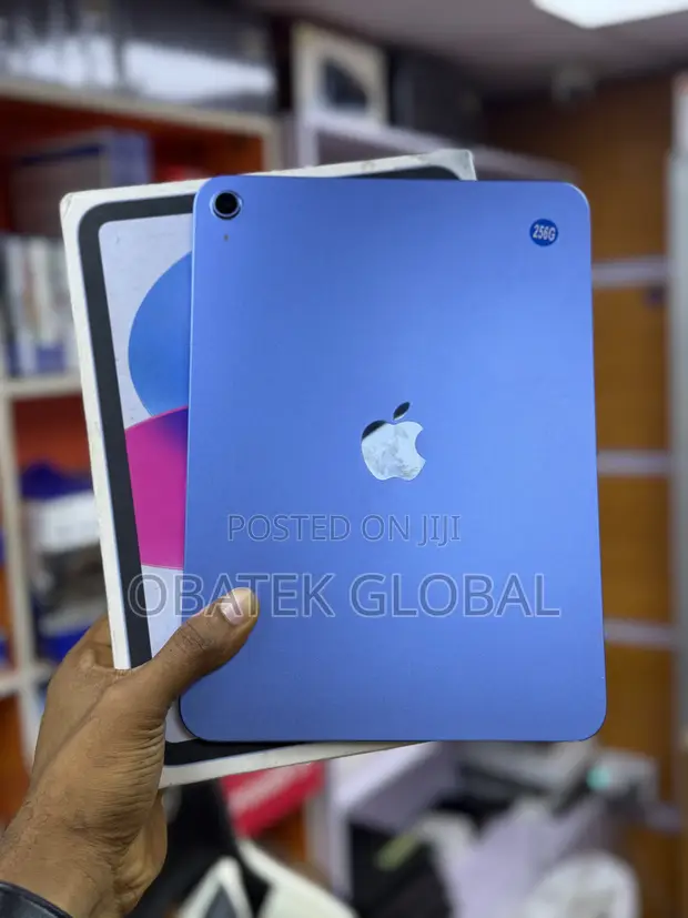 Apple iPad (2025) 256GB Blue - 1