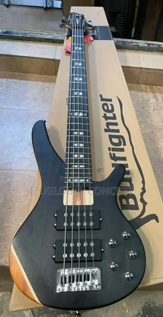 Builfighter Bass Guitar Mai Igiyoyi 5 Mai Aiki - Baƙi - 1