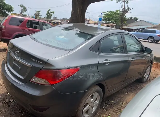 Hyundai Accent 2015 Gray - 1