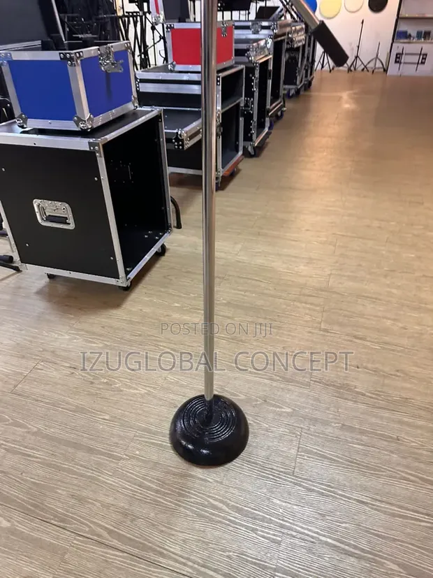 Heavy Duty Silver Round Base Microphone - 1