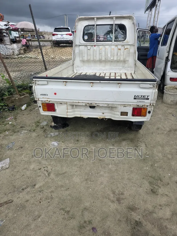 Daihatsu Hijet Pickup 2000 Fari - 1