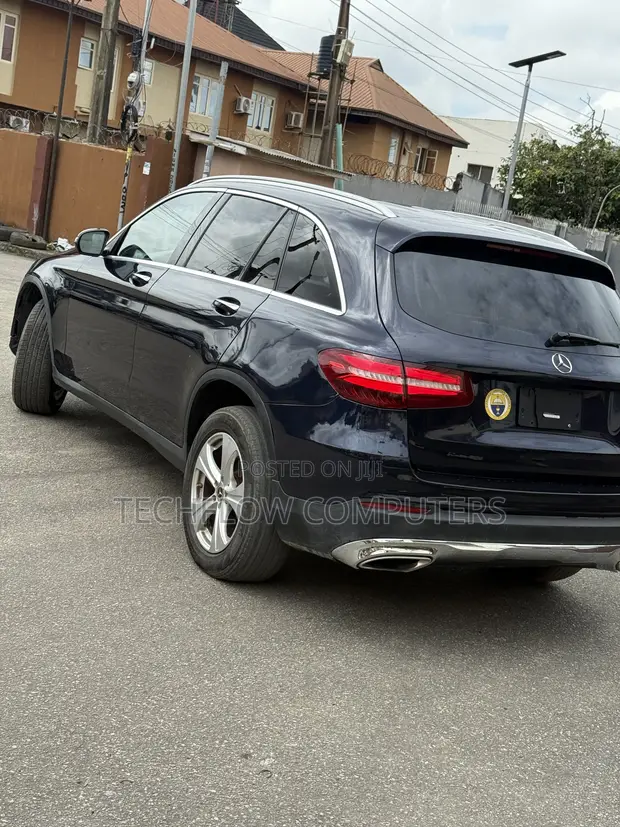 2017 Mercedes-Benz GLC300 Blue - 1