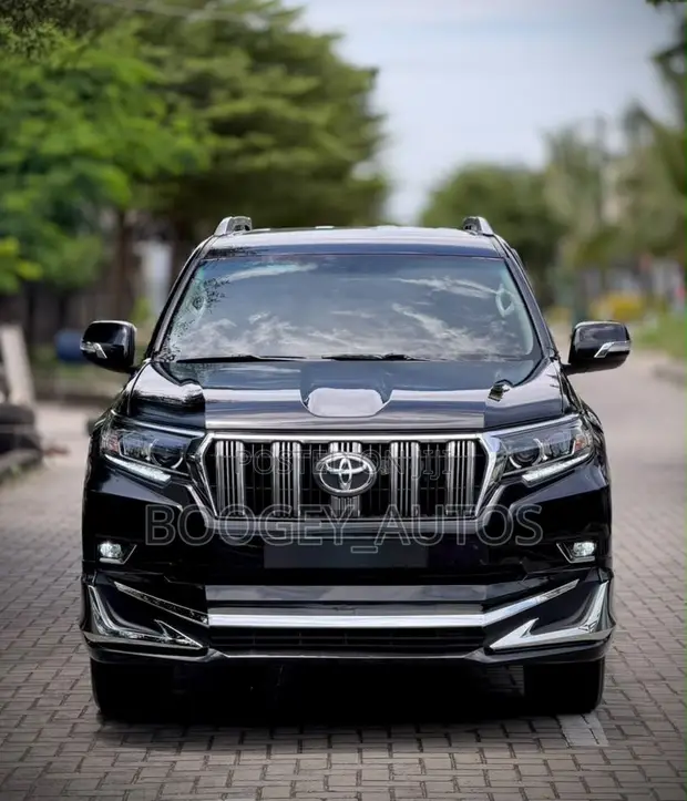 Toyota Land Cruiser Prado 2011 Black - 1