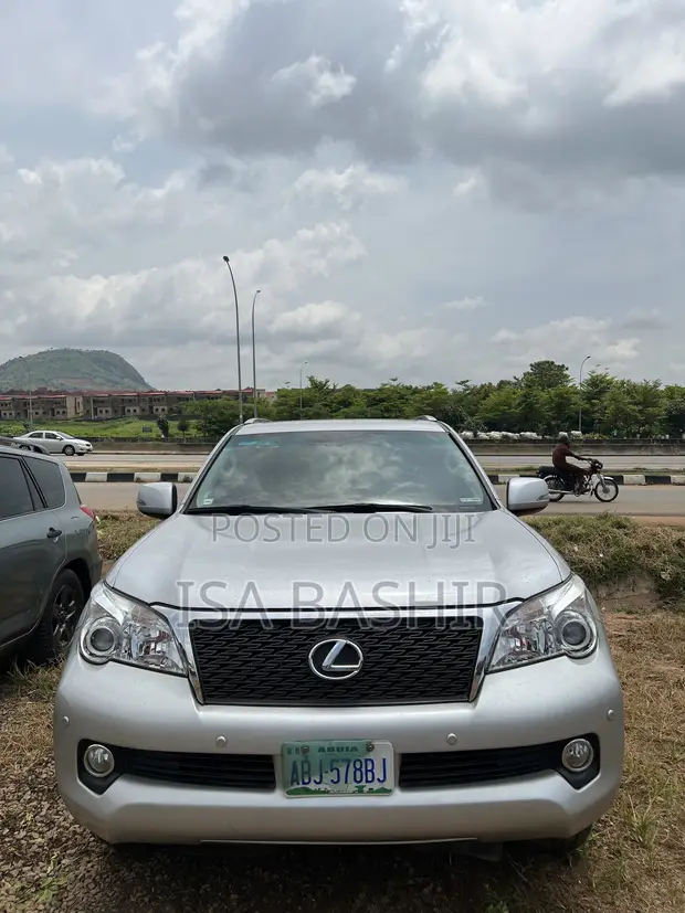 Lexus GX 2012 Silver - 1