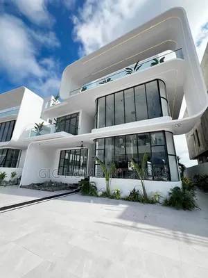 5-Bedroom Luxury Duplex with Pool, Cinema, Gym in Osapa London