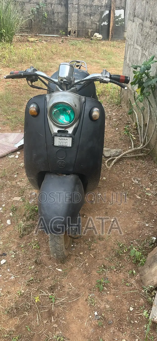 Yamaha V Max 50cc Scooter - 2022 Black - 1