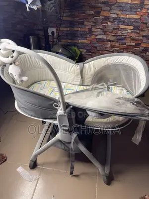 Mastela 6-in-1 Bassinet na Jarirai