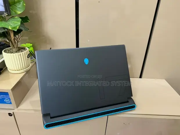 Dell Alienware m17 R5 Gaming Laptop - Ryzen 7, RTX 3070 Ti - 1