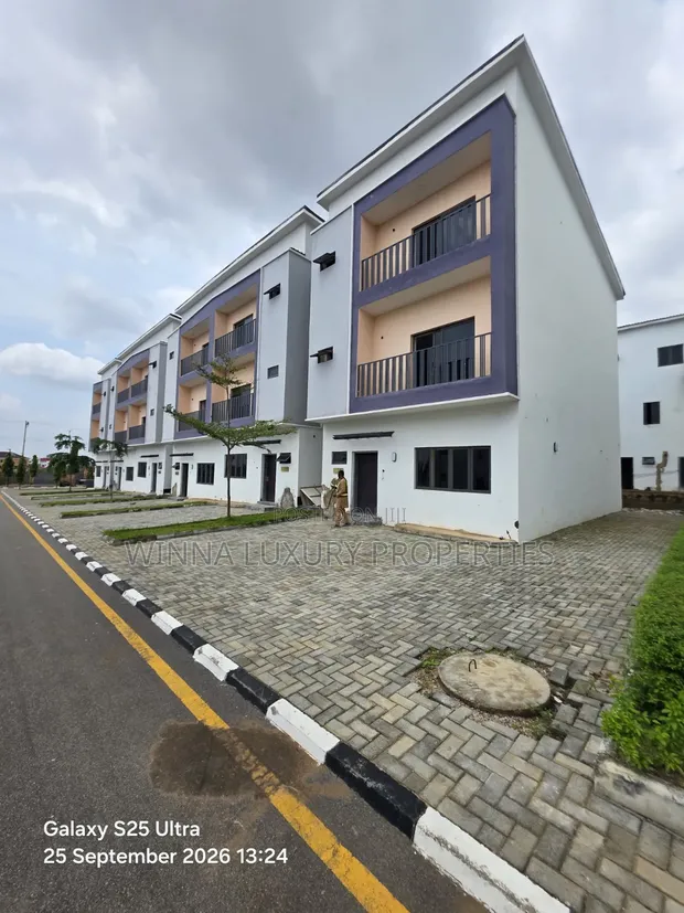 5 Bedroom Terrace Duplex Don Sayarwa a Lokogoma, Abuja - 1