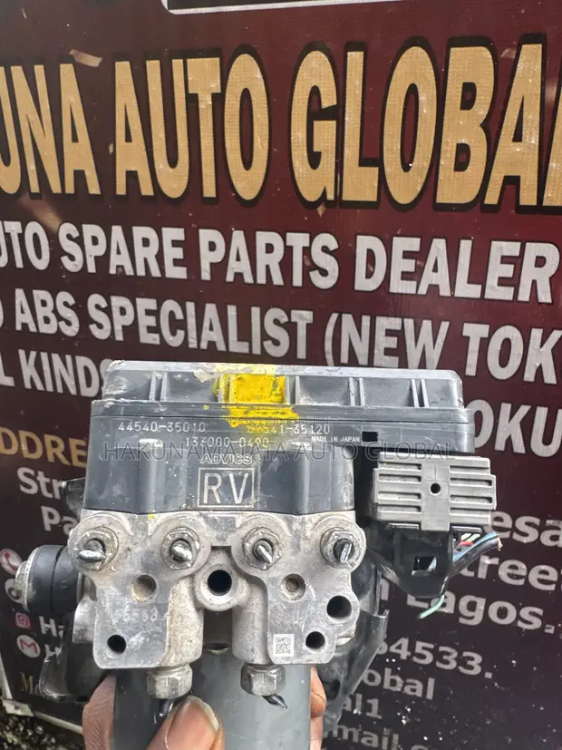 Toyota 4Runner ABS Module Pump 2016-2019 - 1