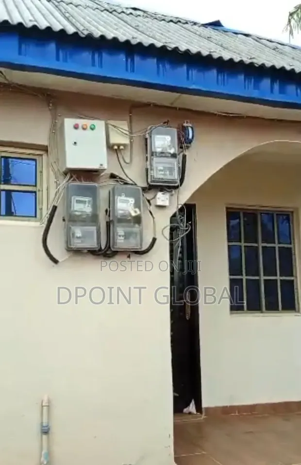 2 Bedroom Bungalow in Ayobo (Not Estate) - 1