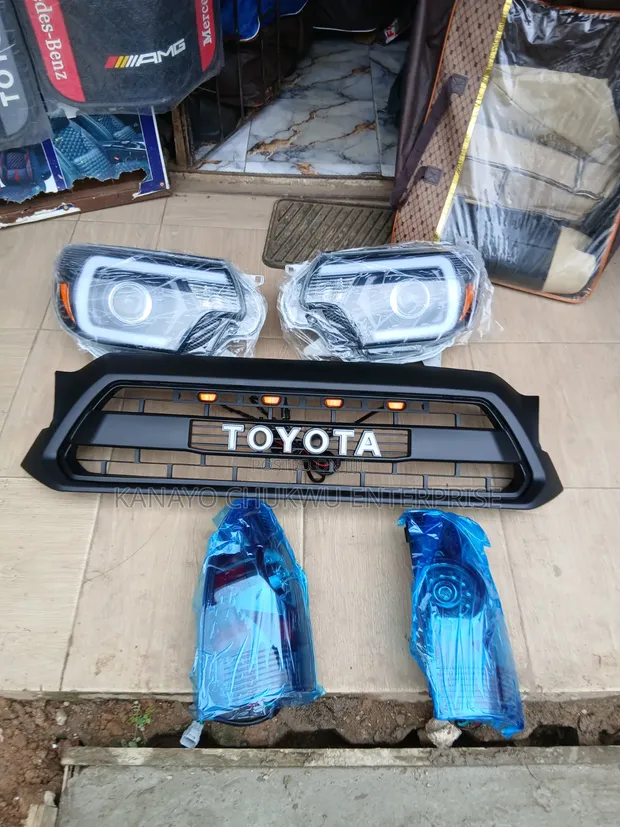 Toyota Tacoma 2013: Full Lights, Front Grill, Back Light - 1