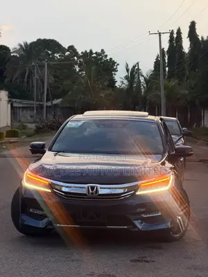2017 Honda Accord Touring V6 Sedan - Foreign Used
