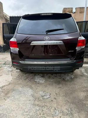 Toyota Highlander 3.5L 4WD 2013 Beige