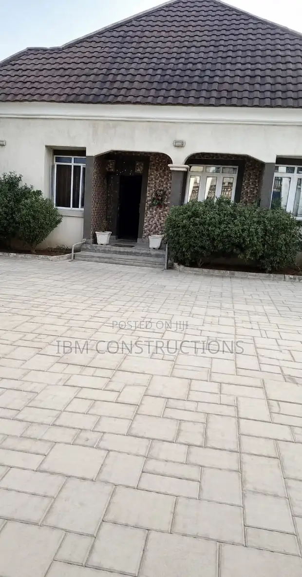 2 Bedroom House for Rent in Auchi - 1