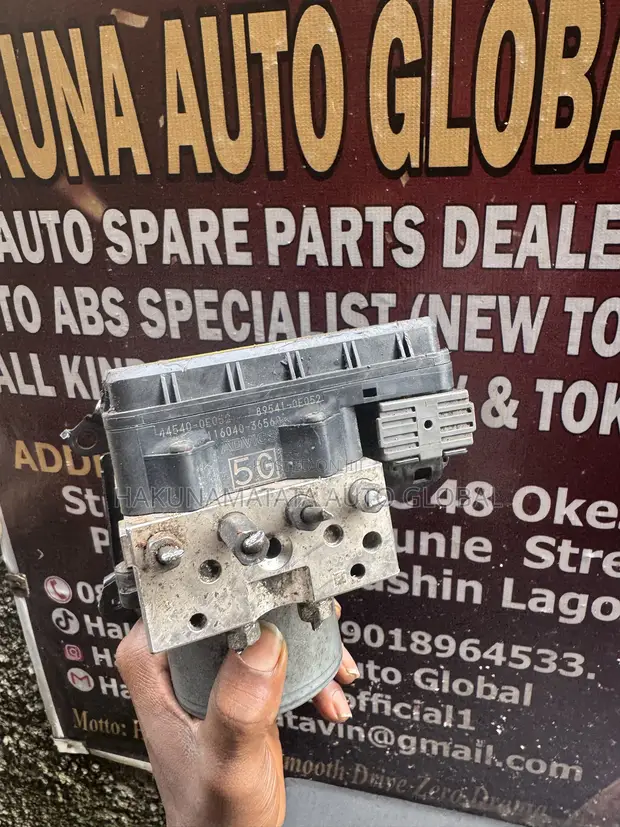 Lexus RX350 ABS Module Pump (2013-2015) - 1