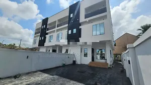 Gidan 5 Bedroom Duplex Mai Cikakken kayan sawa don siyarwa a Ikeja GRA