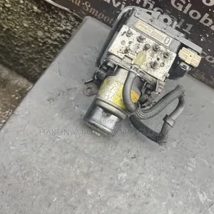 Toyota Highlander Hybrid ABS Unit, 2006-2010