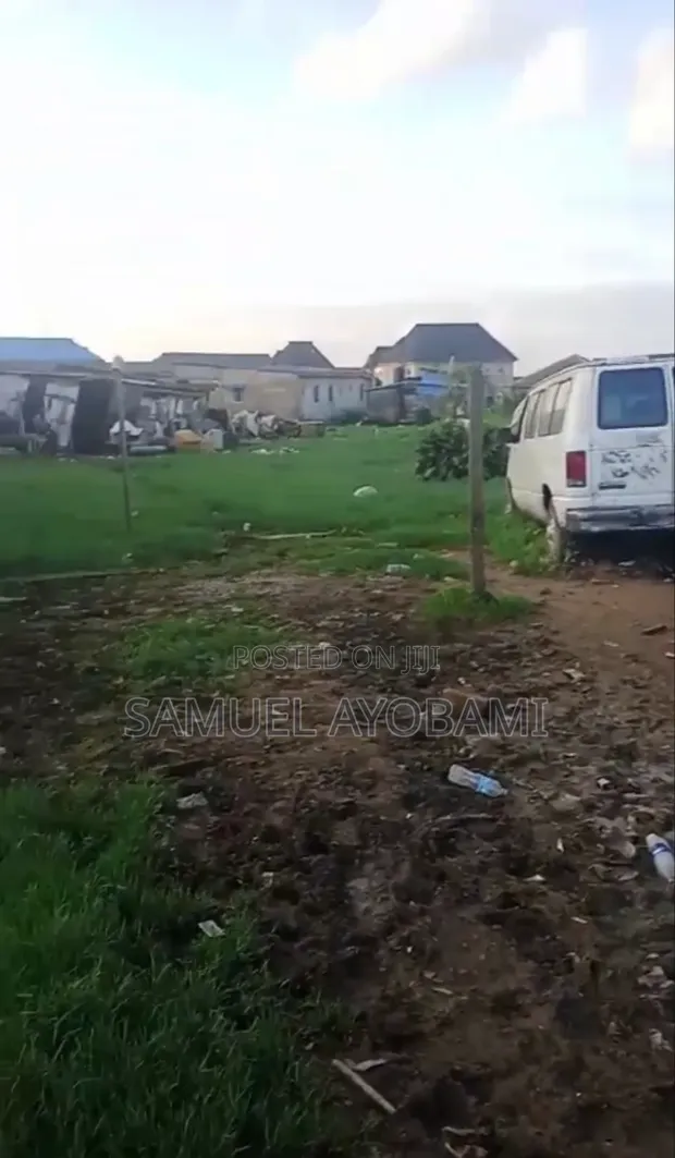 2 Plots Suna Fuskantar Babban Hawa, Ikotun-Egbe Road, Lagos - 1