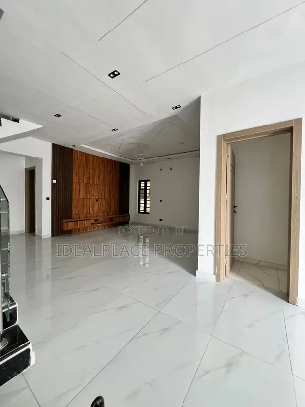 4 Bedroom Duplex da BQ a Ajah Sayarwa - 1