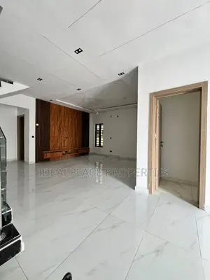 4 Bedroom Duplex da BQ a Ajah Sayarwa