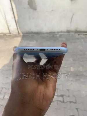 Apple iPhone XR 128GB Blue (Na Amfani)
