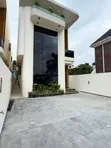 5-Bedroom Duplex da Pool a Chevron, Lagos Island - 1