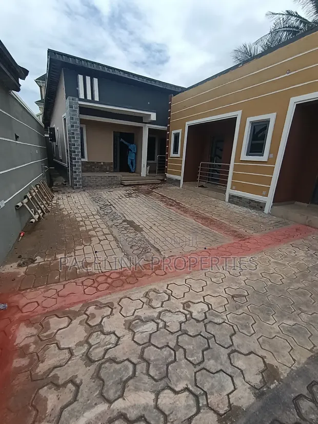1 Bedroom Room & Parlour Self-Contain a Ayobo - 1