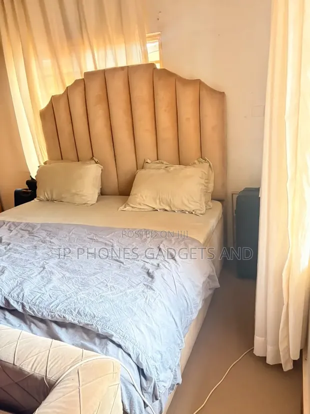 Modern Luxury Bed Frame - Gold - 1