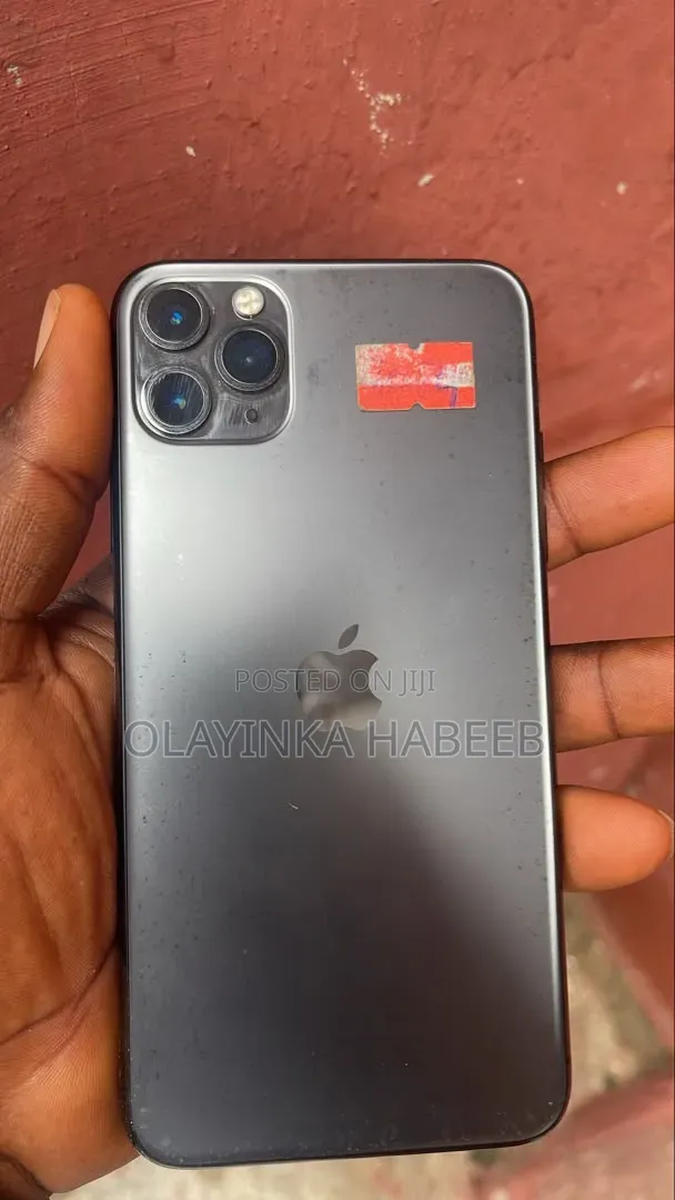 Apple iPhone 11 Pro Max 64GB Black - 1