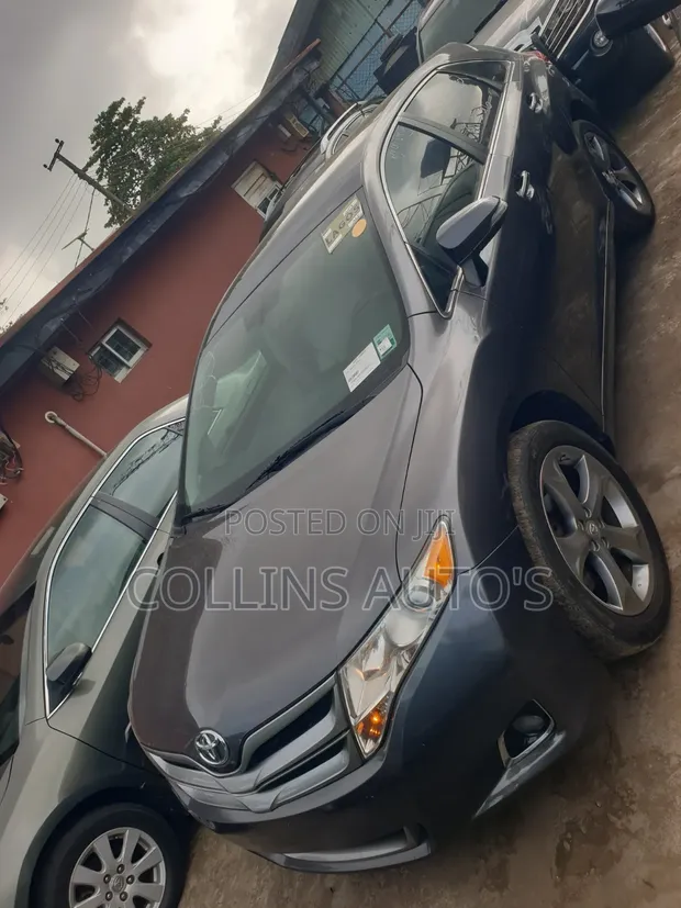 Toyota Venza XLE 2014 Gray - 1