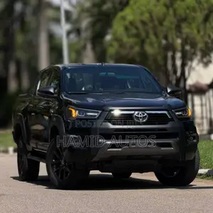 Toyota Hilux Adventure 2025 Black