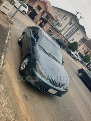 2006 Toyota Camry SE Sedan