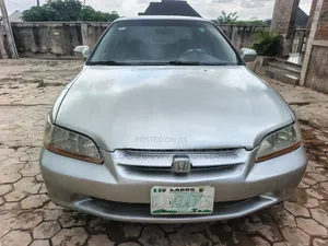Honda Accord 2001 Silver