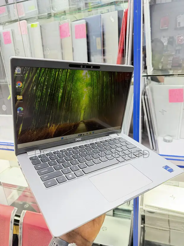Dell Latitude 5440 Laptop - 16GB RAM, 256GB SSD, i5 - 1