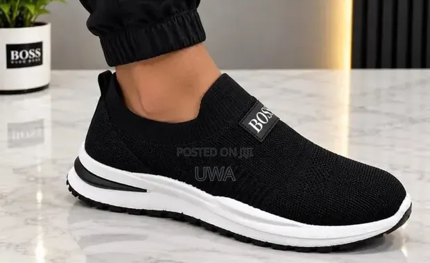 Men's Breathable Knit Slip-on Casual Sneakers - 1