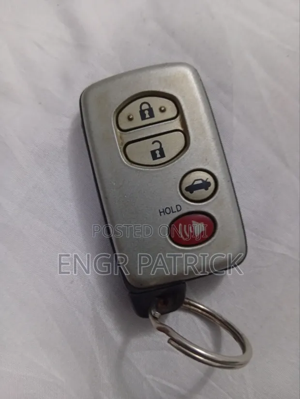 Toyota Camry Keyless Remote Control - 1