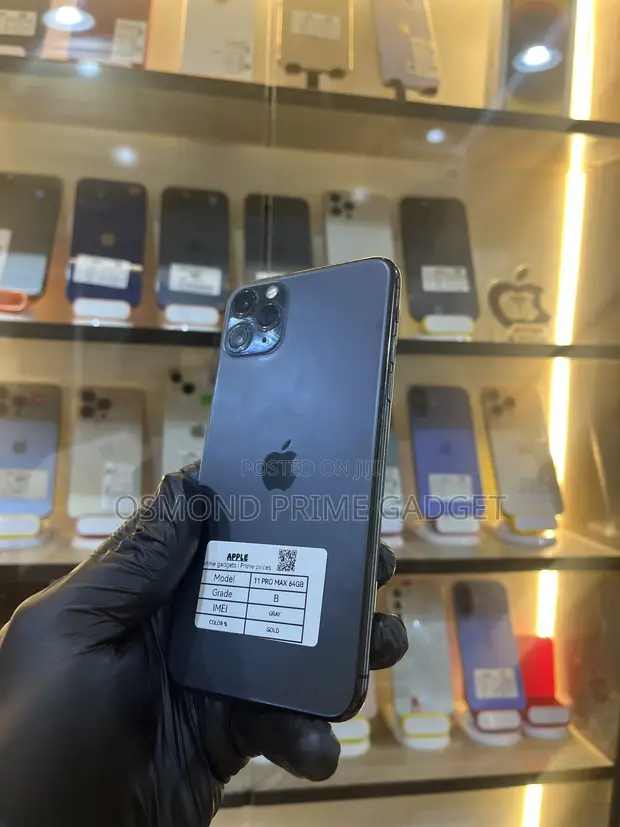 Apple iPhone 11 Pro Max 64GB Black - 1