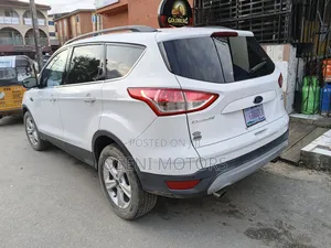 Ford Escape 2015 Fari