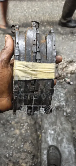 Direct Tokunbo Front Brake Pads na Lexus RX350 (2010-2017)