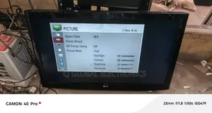 UK Used LG 42-inch LCD TV with USB