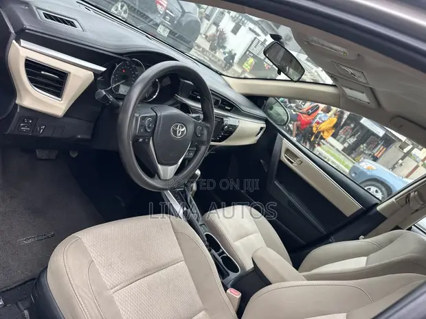 2015 Toyota Corolla LE Premium Sedan - 1