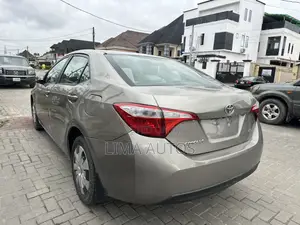 2015 Toyota Corolla LE Premium Sedan