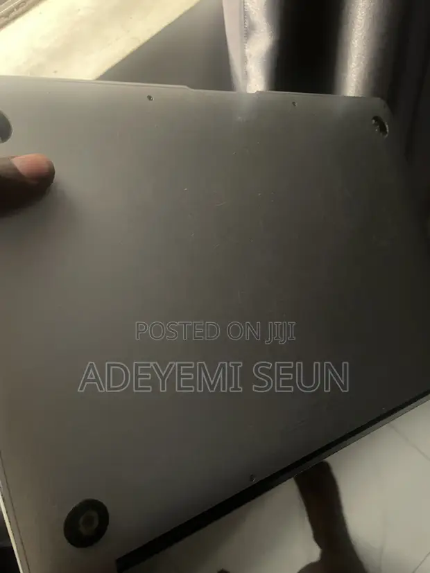 Apple MacBook 2015 8GB RAM 256GB Ajiyar Kaya - 1