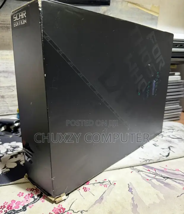 Sabo Asus ROG Strix SCAR 17 Laptop (Ryzen 9, RTX 4090, 32GB RAM, 2TB SSD) - 1