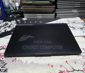 Asus ROG Strix SCAR 17 Laptop: Ryzen 9, 32GB RAM, RTX 4090