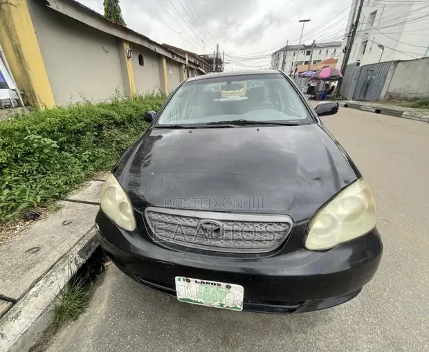 Toyota Corolla 2004 Black - 1