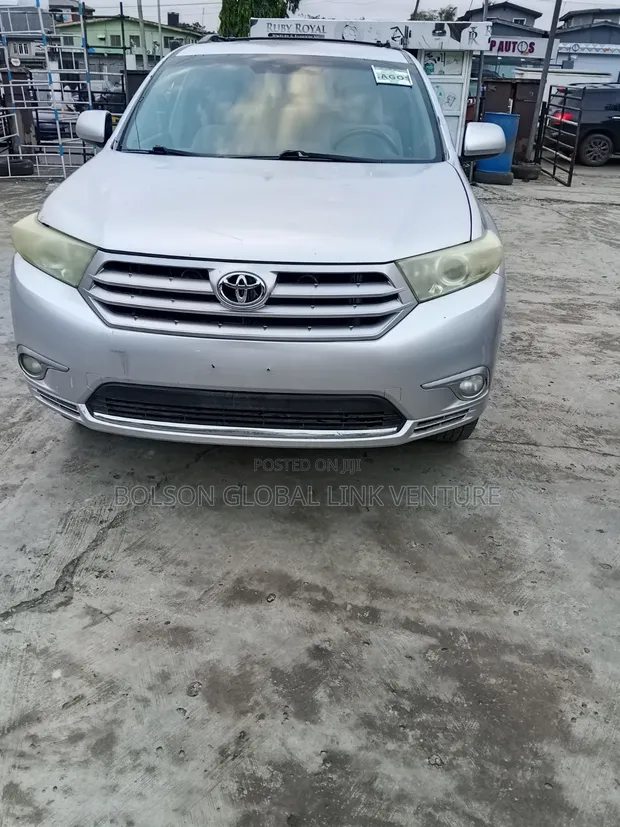 2012 Toyota Highlander SE Silver - 1